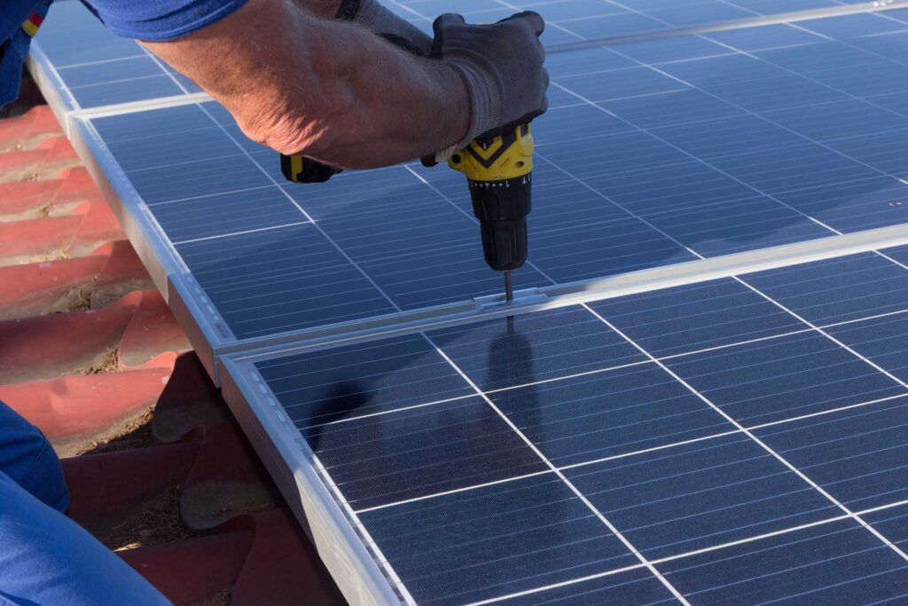 Monteur Photovoltaikanlagen
