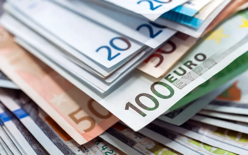 Mehrere Euro Geldscheine