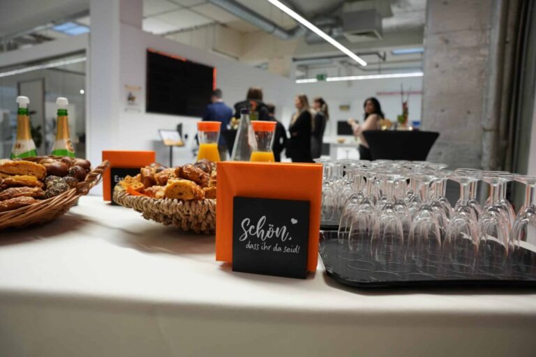 Neueroeffnung01214-scaled-1-1200x800