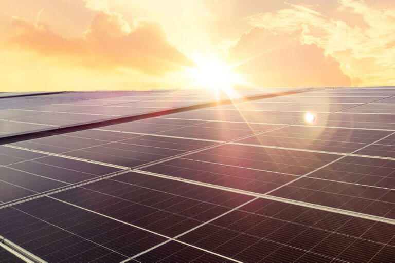 Photovoltaik Module in der Sonne