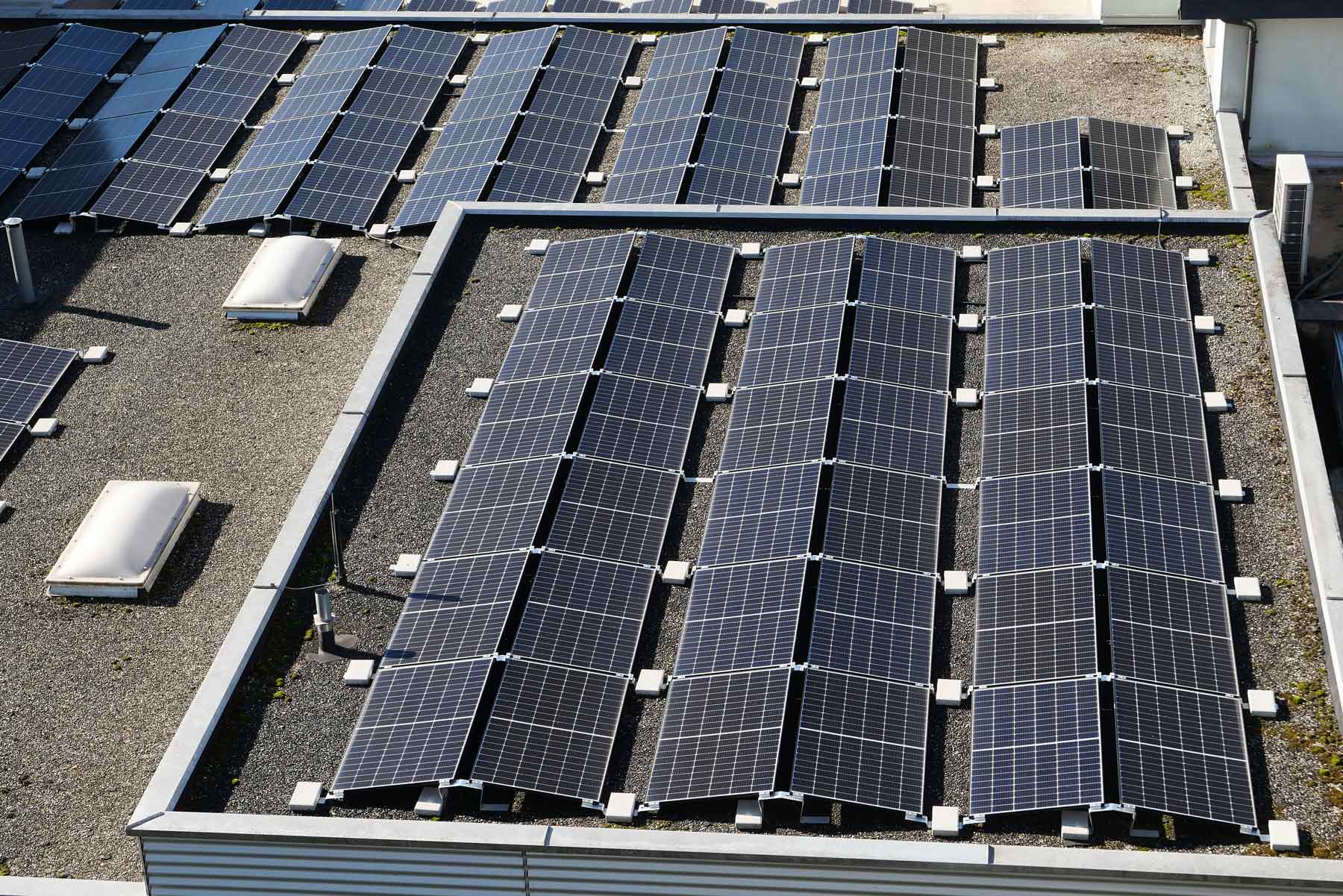 Photovoltaikanlage auf einem Hallendach